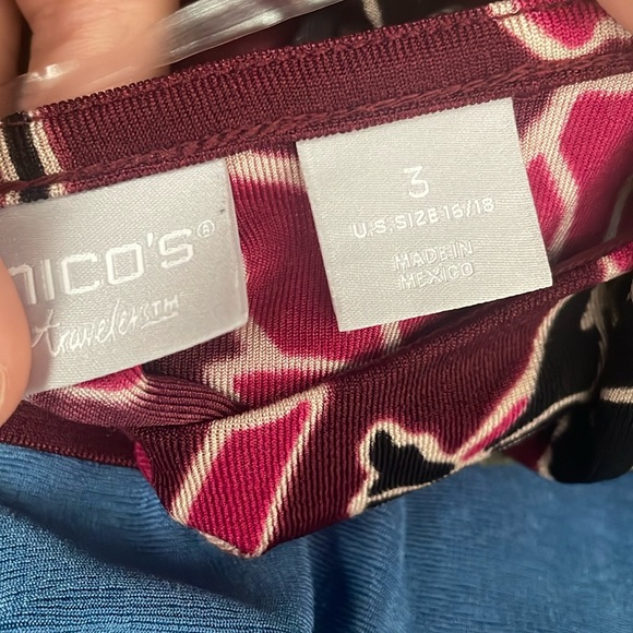 COPY - Plus Size Chico’s Print Keyhole Top size 3 - Picture 5 of 12